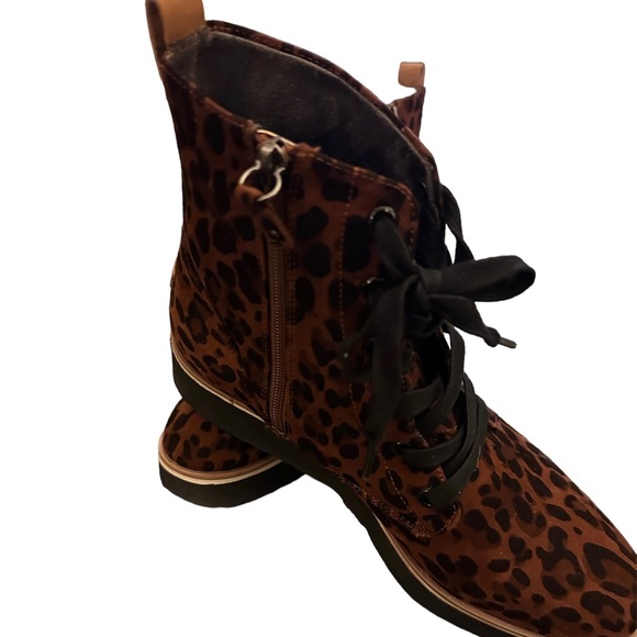 Dr. Scholl’s - Picture 4 of 5